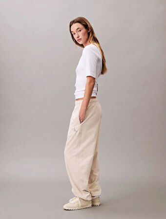 Calvin Klein Jeans MONOLOGO FRENCH TERRY JOGGER Kadın Beyaz Eşofman Altı LV047B235G-ACG