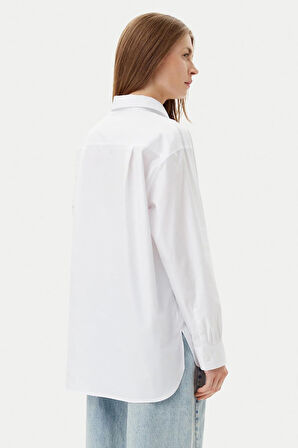 Kadın Relaxed Fit Cepli Esnek Poplin Gömlek - Beyaz | L