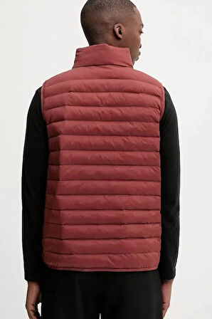 Calvin Klein Erkek Kolsuz Hafif Naylon Şişme Kırmızı Yelek LV04LC509G-VFK