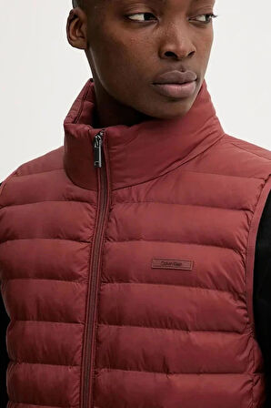 Calvin Klein Erkek Kolsuz Hafif Naylon Şişme Kırmızı Yelek LV04LC509G-VFK