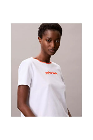 Calvin Klein Kadın Tişört-LV047C821G