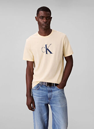 Calvin Klein Jeans Bisiklet Yaka Baskılı Sarı Erkek T-Shirt LV04RC857GRM9 SS CENTER MONOGRAM EU