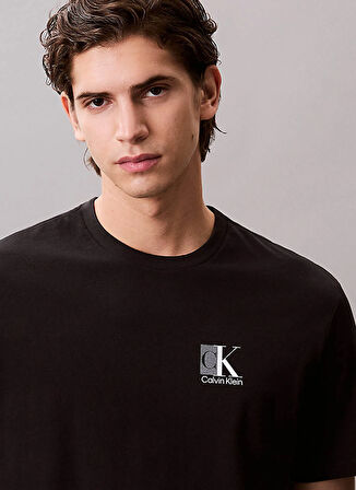 Calvin Klein Jeans Bisiklet Yaka Baskılı Siyah Erkek T-Shirt LV04RC857GUB1 SS CENTER MONOGRAM EU