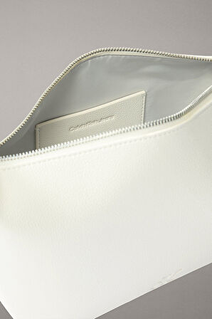 Kadın Ultra Hafif Omuz Çantası - Beyaz | M