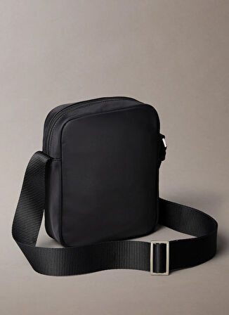 Calvin Klein Siyah Erkek Postacı Çantası SLEEK REPORTER