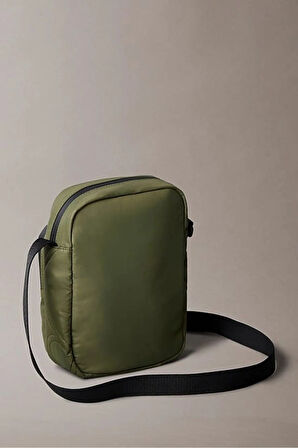 Calvin Klein Erkek Çapraz Çanta LV04D3164GLLP