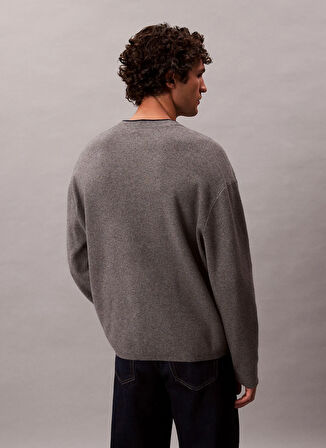 Calvin Klein Jeans Bisiklet Yaka Relaxed Düz Gri Erkek Kazak LV04RD300GP7E LS EMBOSSED LOGO CREW