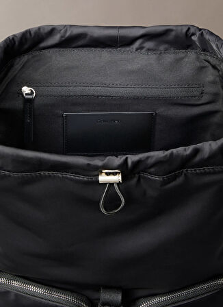 Calvin Klein Siyah Kadın Sırt Çantası LV04F3133G