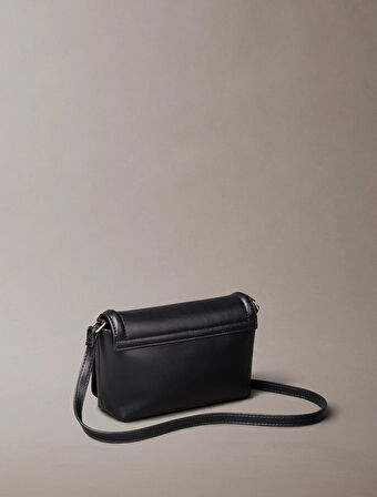 Calvin Klein Kadın Çapraz Çanta LV04F1027GUB1