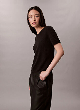 Calvin Klein Yuvarlak Yaka Standart Düz Siyah Kazak Kadın LV044D308GUB1