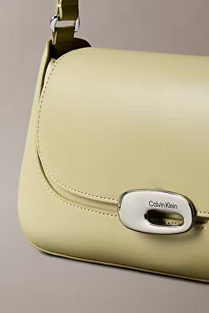 Kadın Metal Aksesuarlı Kapaklı Omuz Çantası - Su Yeşili | undefined