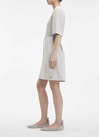 Calvin Klein Bisiklet Yaka Düz Açık Gri Kısa Kadın Elbise STRUCTURE TWLL MINI SHIFT DRESS