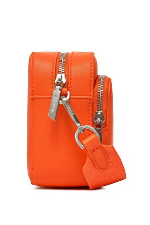 Kadın Calvin Klein Must Camera Bag Çapraz Askılı Çanta K60K608410