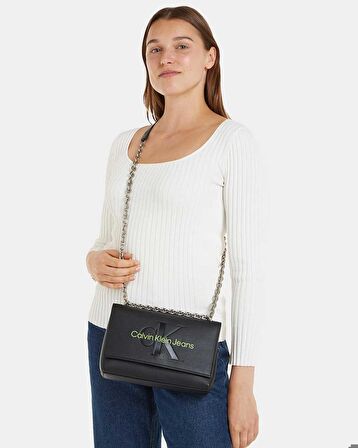 Calvin Klein Sculpted Flap Omuz Çantası