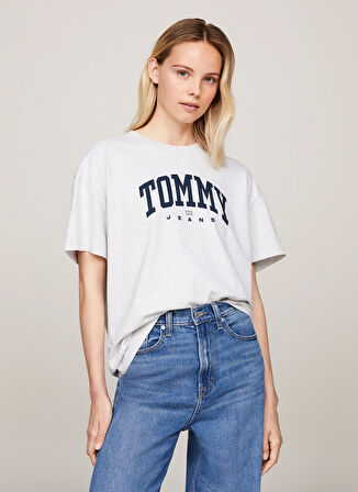 Tommy Jeans Yuvarlak Yaka Baskılı Açık Gri Kadın T-Shirt TJW OVS VARSITY 1 TEE EXT