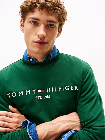 TOMMY HILFIGER Erkek Göğüste Marka Logolu ve Marka İmzalı Bisiklet Yakalı Organik Pamuklu Kollarda Marka Bayrak Detaylı Yeşil Sweatshirt MW0MW11596 L6K