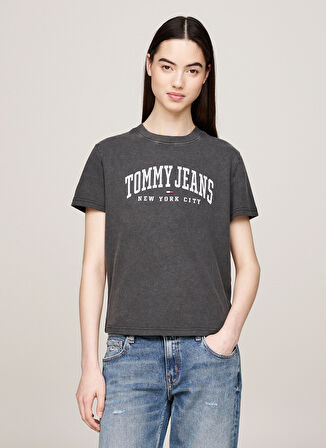 Tommy Jeans Yuvarlak Yaka Baskılı Siyah Kadın T-Shirt TJW REG VARSITY TEE