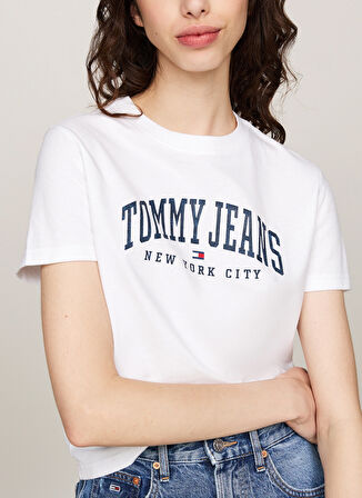 Tommy Jeans Yuvarlak Yaka Baskılı Beyaz Kadın T-Shirt TJW REG VARSITY TEE