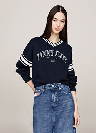 Tommy Jeans Yuvarlak Yaka Standart Nakışlı Lacivert Kazak Kadın TJW CRP VARSITY V-NECK SWEATER