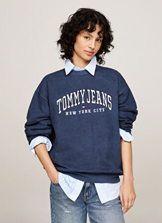 Tommy Jeans Yuvarlak Yaka Nakışlı Lacivert Kadın Sweatshırt TJW RLX VARSITY CREW