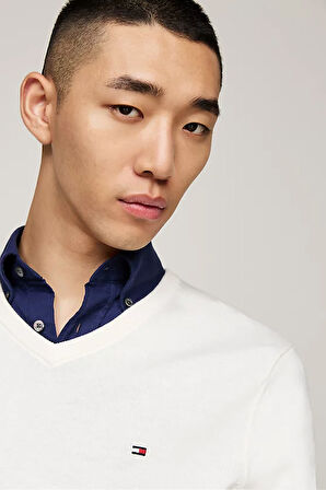 Erkek V Yaka Bayrak Nakışlı Kazak - Beyaz | 2XL