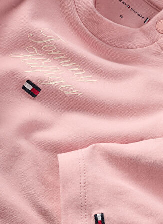 Tommy Hilfiger Baskılı Pembe Kadın T-Shirt KN0KN01918TJX