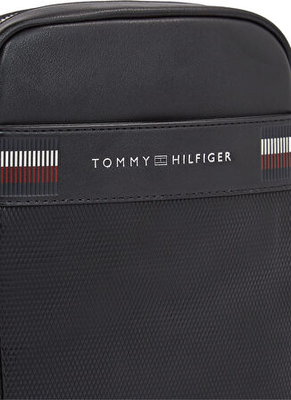 Tommy Hilfiger Siyah 18x20,5x5 cm Erkek Postacı Çantası TH CORP TEXTURE MNI REPORTER