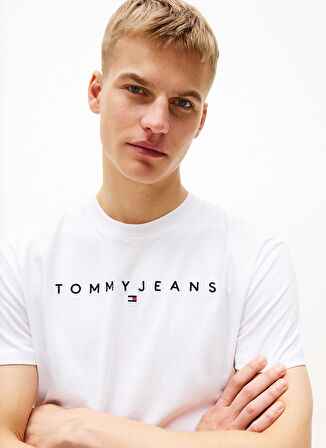 Tommy Jeans Bisiklet Yaka Beyaz Erkek T-Shirt DM0DM20744YBR TJM REG LINEAR LOGO