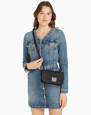 Tommy Hilfiger Fashionista Omuz Çantası