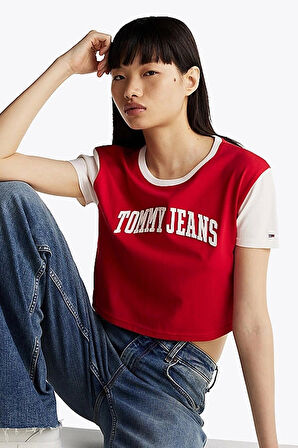 Tommy Hilfiger Kadın Kırmızı Logolu  Crop T-Shirt