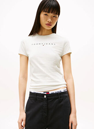 Tommy Jeans Bisiklet Yaka Beyaz Kadın T-Shirt DW0DW18398YBH
