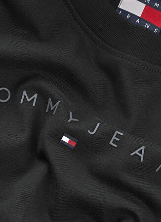 Tommy Jeans Bisiklet Yaka Siyah Kadın T-Shirt DW0DW20315BDS