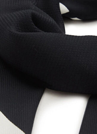 Calvin Klein Siyah Kadın Atkı CONTRAST LOGO JACQUARD SCARF