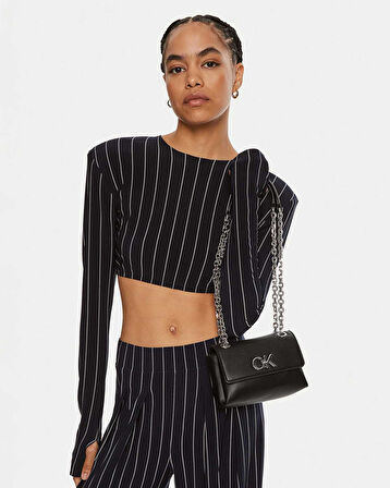 Calvin Klein Convertible Shoulder Zincir Detaylı Omuz Çantası