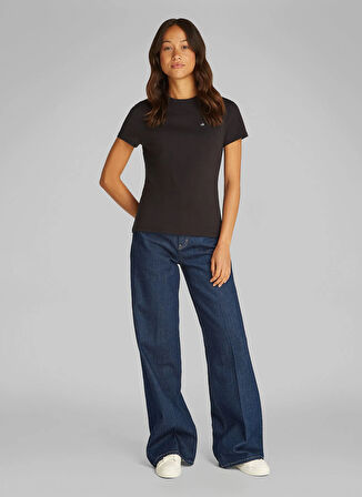 Calvin Klein Bisiklet Yaka Düz Siyah Kadın T-Shirt K20K208061BEH