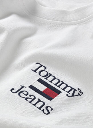 Tommy Jeans Bisiklet Yaka Düz Beyaz Erkek T-Shirt DM0DM15673YBR_TJM RLXD CHEST LOGO T