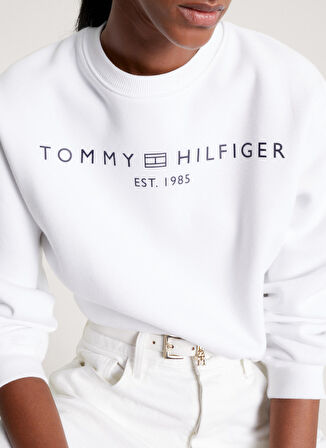 Tommy Hilfiger Bisiklet Yaka Baskılı Beyaz Kadın Sweatshırt WW0WW39791YCF002