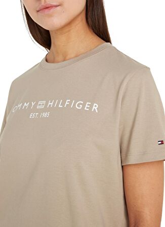 Tommy Hilfiger Bisiklet Yaka Baskılı Bej Orta Kadın Elbise RLX CORP LOGO TSHIRT DRS SS