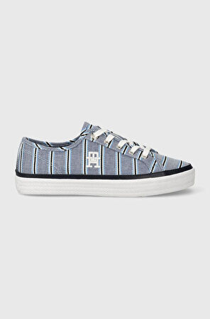 Canvas Sneaker
