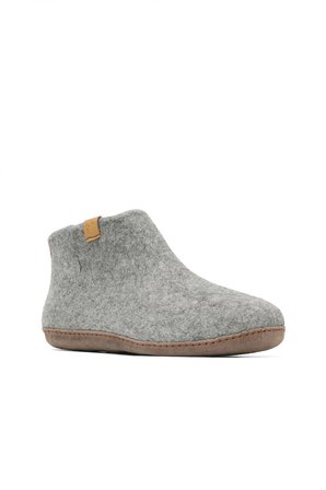 Gri Açık Keçe Tofvel Unisex ev terliği