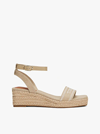 Tommy Hilfiger Kadın  Bej Monotype Kamalı Sandalet