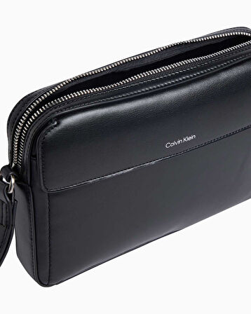 Calvin Klein Sleek Pouch Minibag Çanta