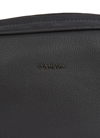 Calvin Klein Postacı Çantası