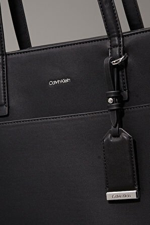 Kadın Ck Must Medium Shopper Omuz Çantası - Siyah | undefined
