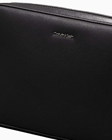 Calvin Klein Must Small Logolu Çapraz Askılı Çanta