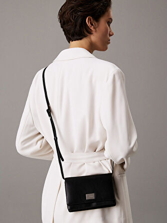 Calvin Klein Kadın Çapraz Çanta K60K612967BEH