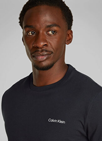 Calvin Klein T-Shirt