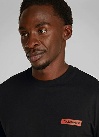 Calvin Klein T-Shirt