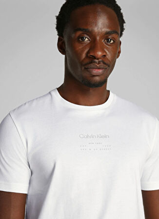 Calvin Klein T-Shirt