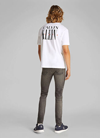 Calvin Klein Jeans Beyaz Erkek T-Shirt J30J327473YAF SERIF FONT GRAPHIC